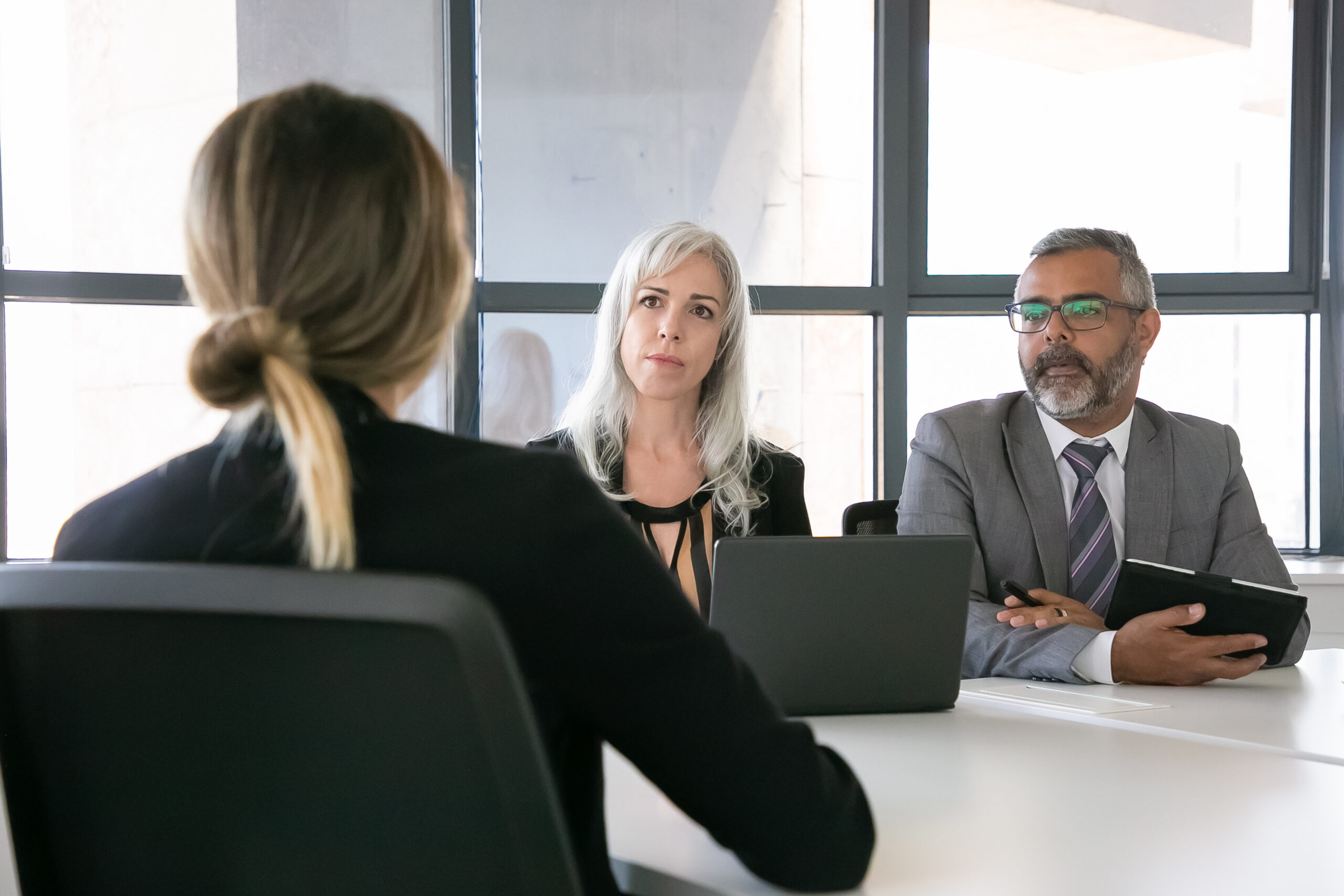 Why You Need Arbitration Lawyers In Dubai to Effectively Resolve Commercial Disputes